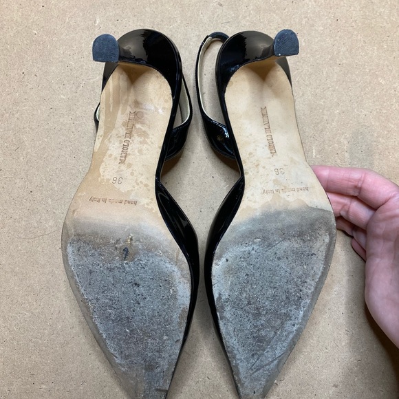 SOLD- MANOLO BLAHNIK✨ - Picture 4 of 7